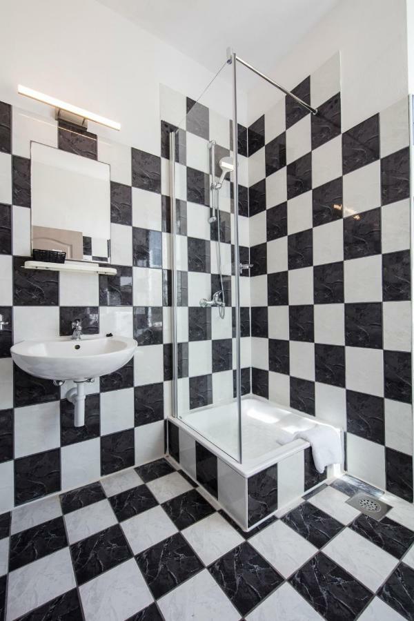 מילנה Olife Guesthouse מראה חיצוני תמונה